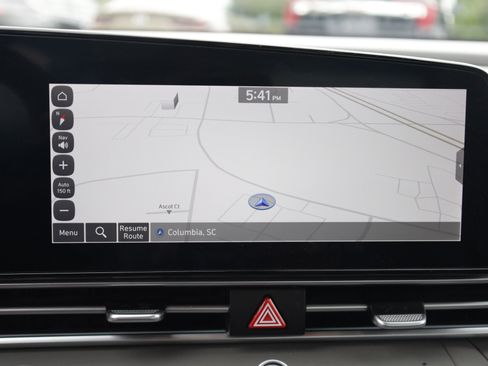 Used 2024 Hyundai Elantra SEL FWD image 9