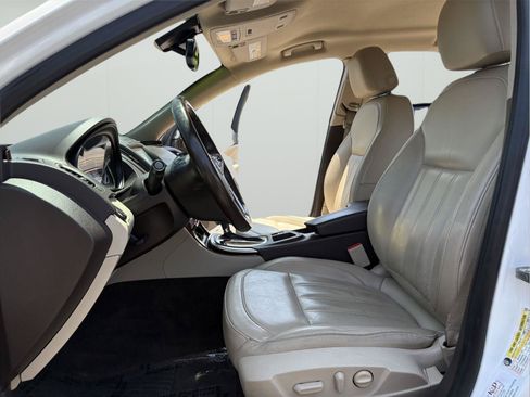 Used 2016 Buick Regal Premium FWD image 11