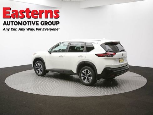 Used 2022 Nissan Rogue SV image 61