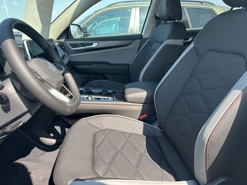 New 2026 Volkswagen Atlas Peak Edition image 12