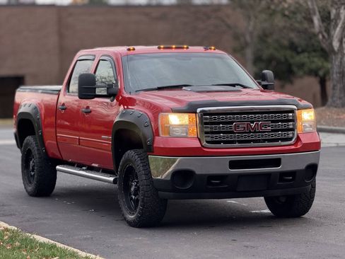 Used 2013 GMC Sierra 2500 SLE w/ Snow Plow Prep Package AWD/4WD image 2