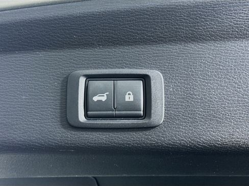 Used 2024 Mitsubishi Outlander SE image 29