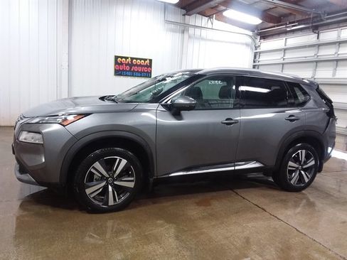 Used 2021 Nissan Rogue SL w/ Premium Package FWD image 2