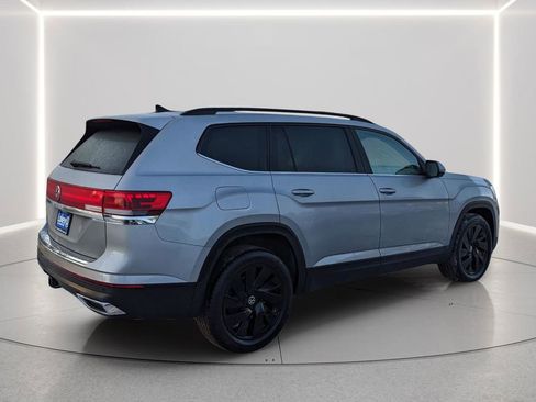 New 2026 Volkswagen Atlas SE FWD image 8