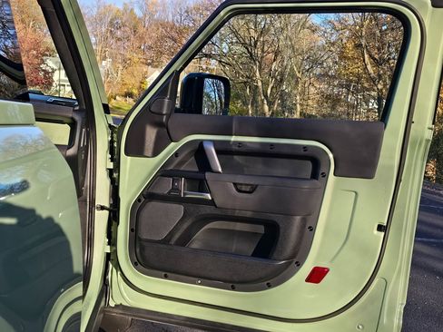 Used 2023 Land Rover Defender 110 75th Limited Edition image 25