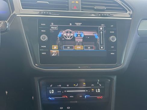 Used 2024 Volkswagen Tiguan SE R-Line image 19