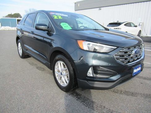 Used 2022 Ford Edge SEL w/ Convenience Package image 3