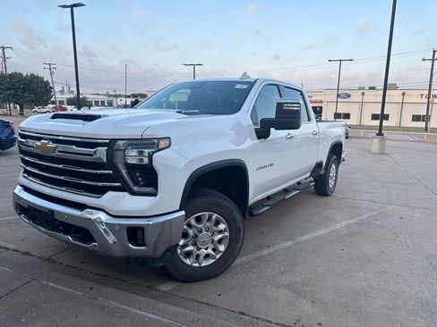 Used 2025 Chevrolet Silverado 2500 LTZ w/ LTZ Convenience Package AWD/4WD image 1
