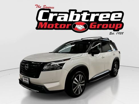 Certified 2024 Nissan Pathfinder Platinum w/ Lighting Package (N93) AWD/4WD image 1