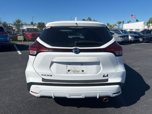 Used 2021 Nissan Kicks S image 6