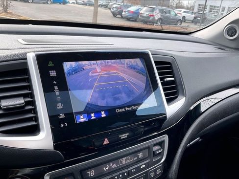 Used 2016 Honda Pilot Touring image 24