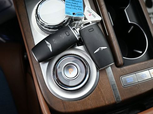 Used 2023 Genesis G80 image 11