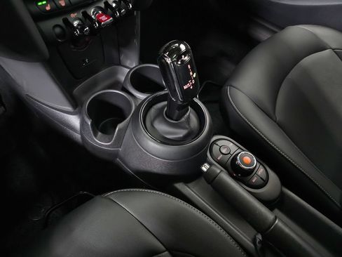 Used 2021 MINI Cooper 4-Door Hardtop FWD image 25