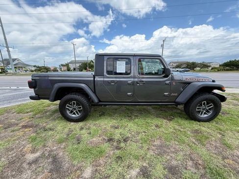Used 2025 Jeep Gladiator Mojave w/ Dual Top Group AWD/4WD image 8