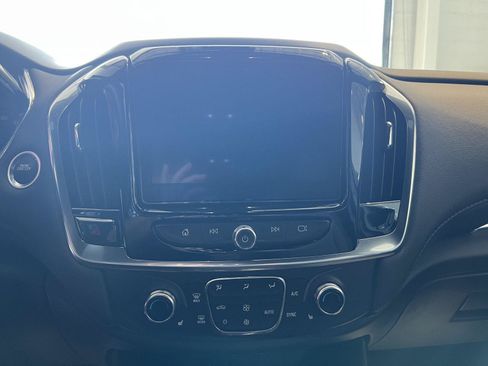 Used 2023 Chevrolet Traverse LT AWD/4WD image 43