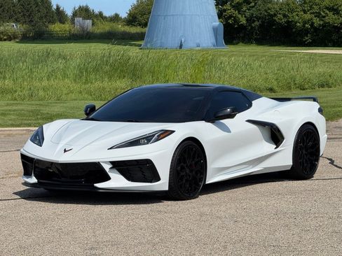 Used 2022 Chevrolet Corvette Stingray Premium Conv w/ Z51 Performance Package RWD image 2