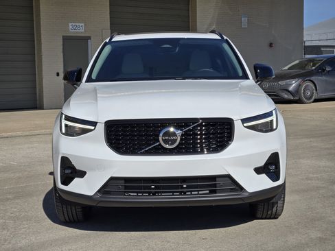 New 2026 Volvo XC40 B5 Plus w/ Protection Package Premier image 6