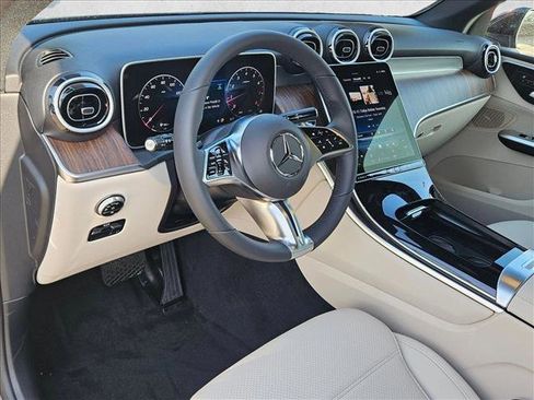Used 2026 Mercedes-Benz GLC 300 image 9