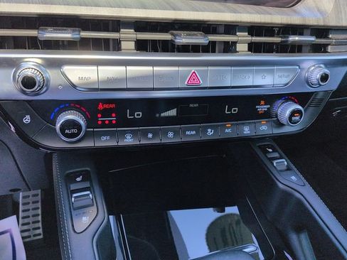 Used 2024 Kia Telluride SX image 24