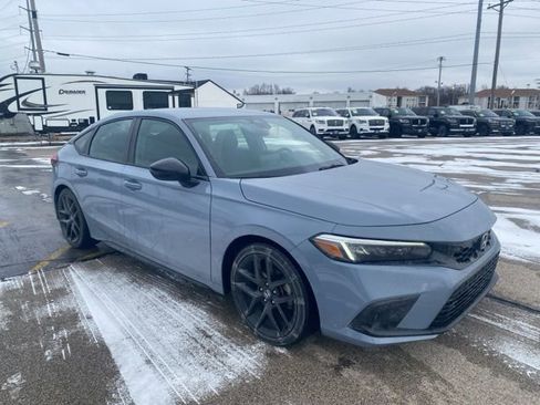 Used 2023 Honda Civic Sport image 3