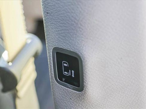 Used 2018 Chrysler Pacifica Touring Plus w/ Tire & Wheel Group image 28