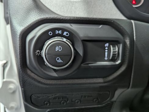 Used 2024 Jeep Gladiator Sport image 14