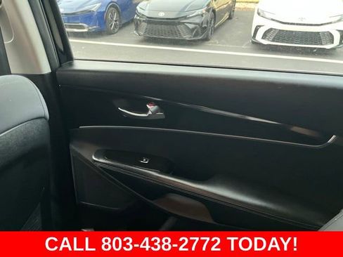 Used 2019 Kia Sorento FWD image 13