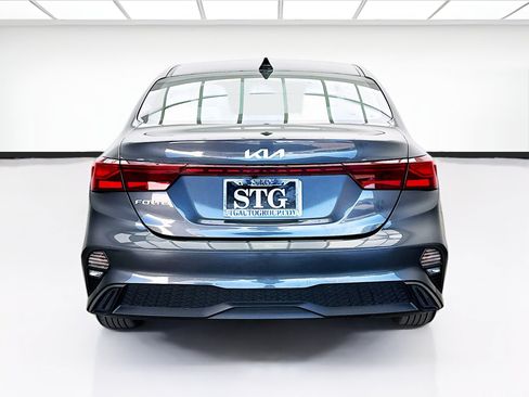Used 2023 Kia Forte LXS w/ LXS Technology Package FWD image 5