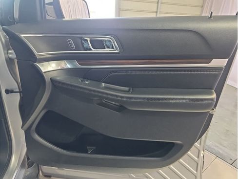 Used 2019 Ford Explorer Limited w/ Class III Trailer Tow Package image 14