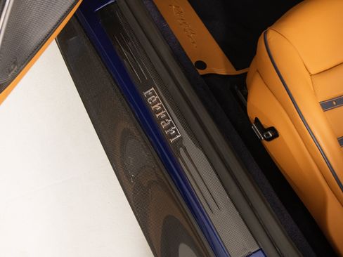 Certified 2025 Ferrari Roma Spider RWD image 21