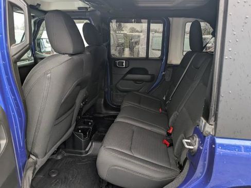 Used 2020 Jeep Wrangler Unlimited Sahara image 26