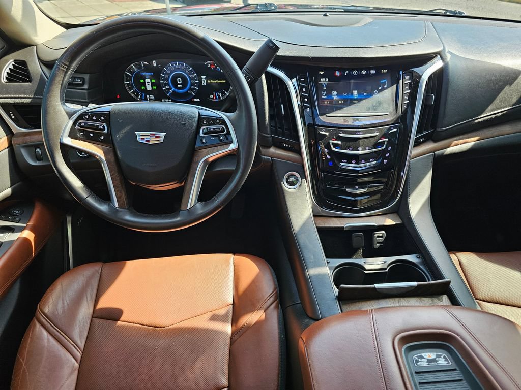Used 2020 Cadillac Escalade Premium Luxury w/ Escalade Sport Edition AWD/4WD image 22