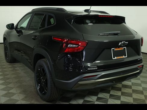New 2026 Chevrolet Trax ACTIV w/ Driver Confidence Package FWD image 14