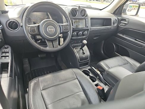 Used 2017 Jeep Patriot High Altitude FWD image 19