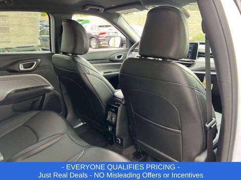 New 2026 Jeep Compass Latitude image 24