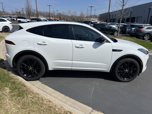 Used 2024 Jaguar E-PACE R-Dynamic SE image 8