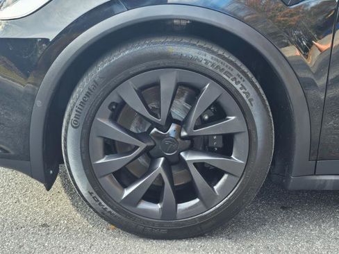 Used 2022 Tesla Model X image 17