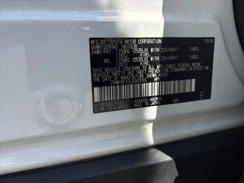 Certified 2020 Toyota RAV4 XLE w/ Convenience Package FWD image 24