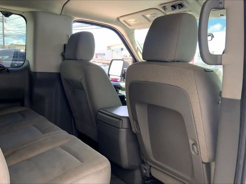 Used 2016 Nissan NV 3500 SV RWD image 12