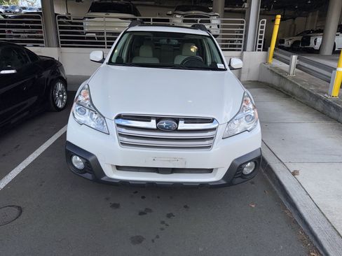 Used 2013 Subaru Outback 2.5i Premium image 2