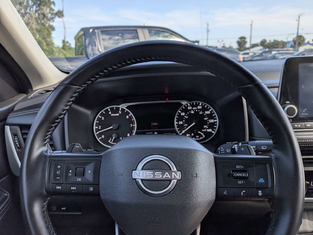 Used 2025 Nissan Rogue SV FWD image 22