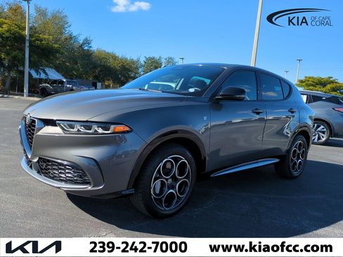 Used 2024 Alfa Romeo Tonale Ti w/ Premium Interior Package image 9