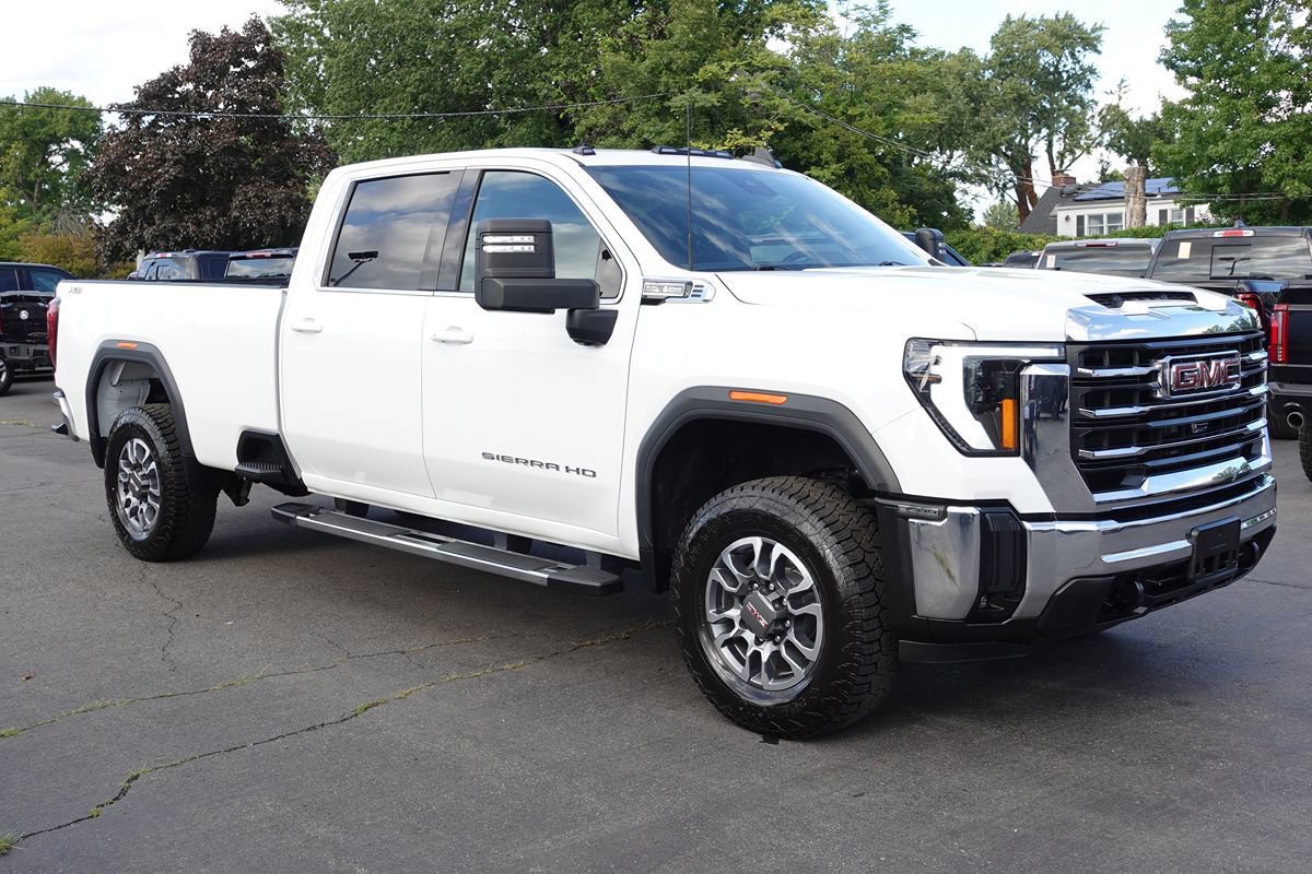 Used 2024 GMC Sierra 3500 SLE AWD/4WD image 4
