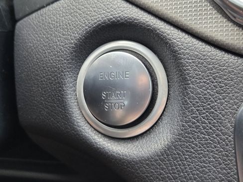 Used 2020 Mercedes-Benz GLA 250 4MATIC image 32