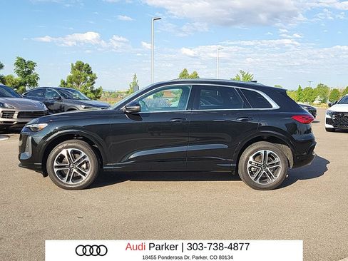 Used 2025 Audi Q5 Premium w/ Premium Plus AWD/4WD image 2