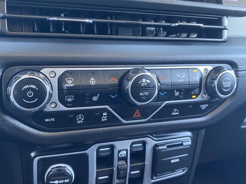Certified 2025 Jeep Wrangler Unlimited Sahara AWD/4WD image 25