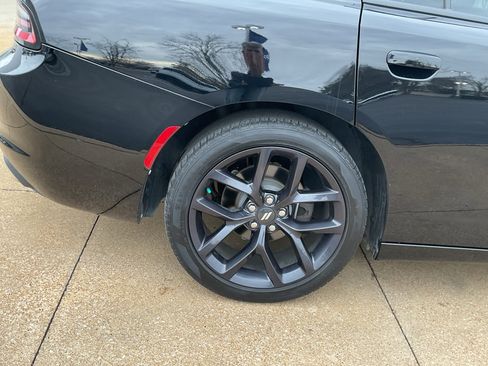 Used 2020 Dodge Charger SXT w/ Blacktop Package image 6