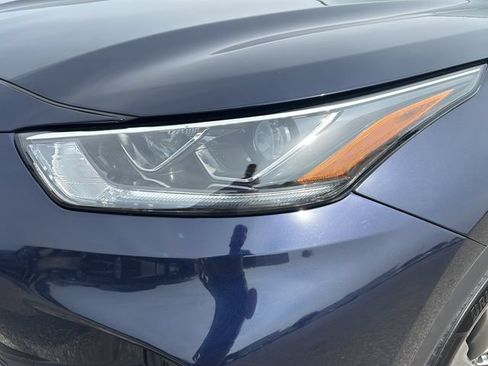 Used 2021 Toyota Highlander Platinum AWD/4WD image 9