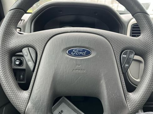 Used 2006 Ford Escape XLT image 9