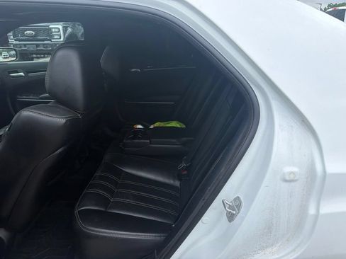 Used 2019 Chrysler 300 S w/ S Model Appearance Package RWD image 6